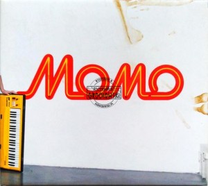 Momo AUTOGRAF
