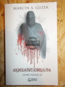 Komandoria 54 : szare płaszcze