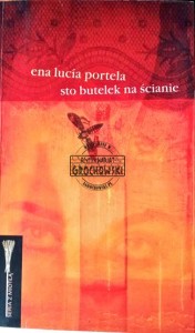 sto butelek na ścianie