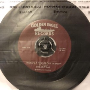 Breakaway – There's A New Group In Town / Everybody Loves The Singer 7"