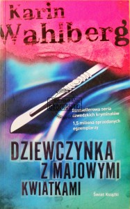 Dziewczynka  z majowymi kwiatkami 