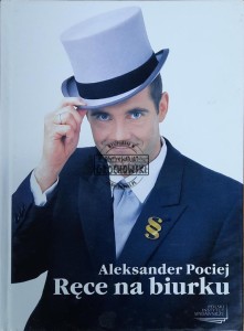 Ręce na biurku