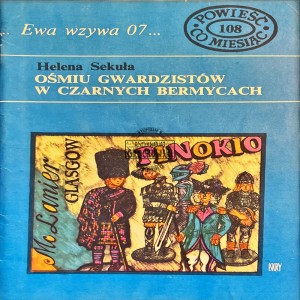 Ośmiu gwardzistów w czarnych bermycach