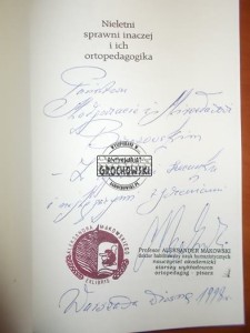 AUTOGRAF MAKOWSKI Nieletni sprawni inaczej i ich ortopedagogika: diagnoza i socjalizacja reedukacyjna przez ergoterapię