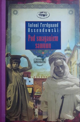 666875 Pod smaganiem samumu