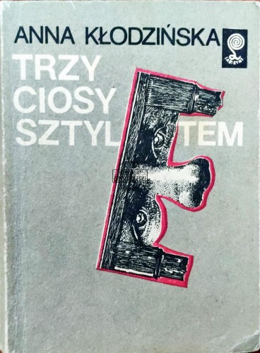 668472 Trzy ciosy sztyletem