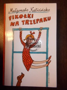 Fikołki na trzepaku : wspomnienia z podwórka i nie tylko