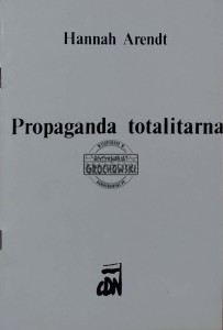 Propaganda totalitarna