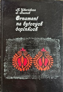 Ornament na bytovych doplnkoch
