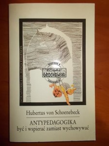 Antypedagogika: być i wspierać zamiast wychowywać